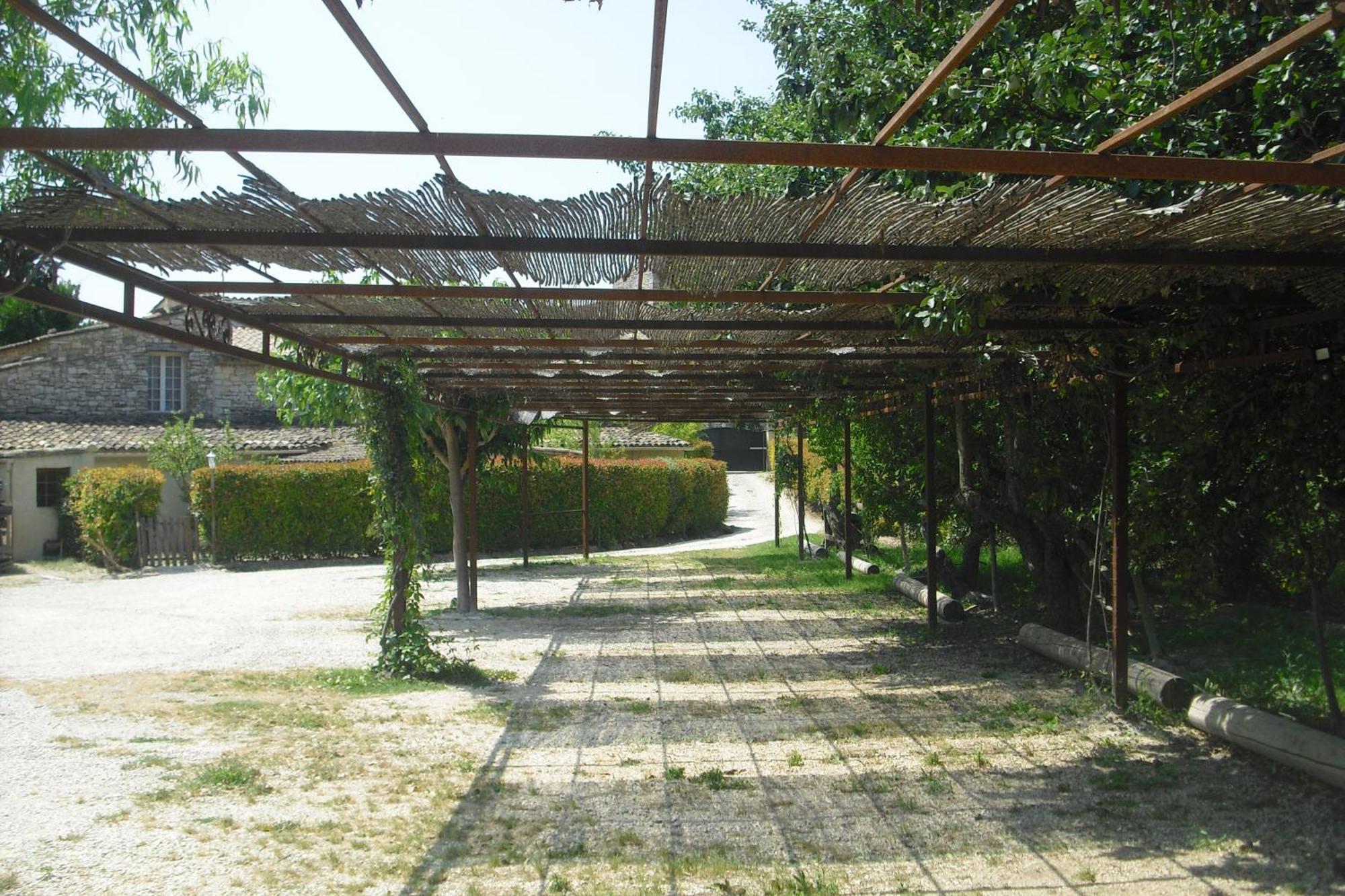 Le Luberon Lou Mas Li Pitchoun Hébergement de vacances
